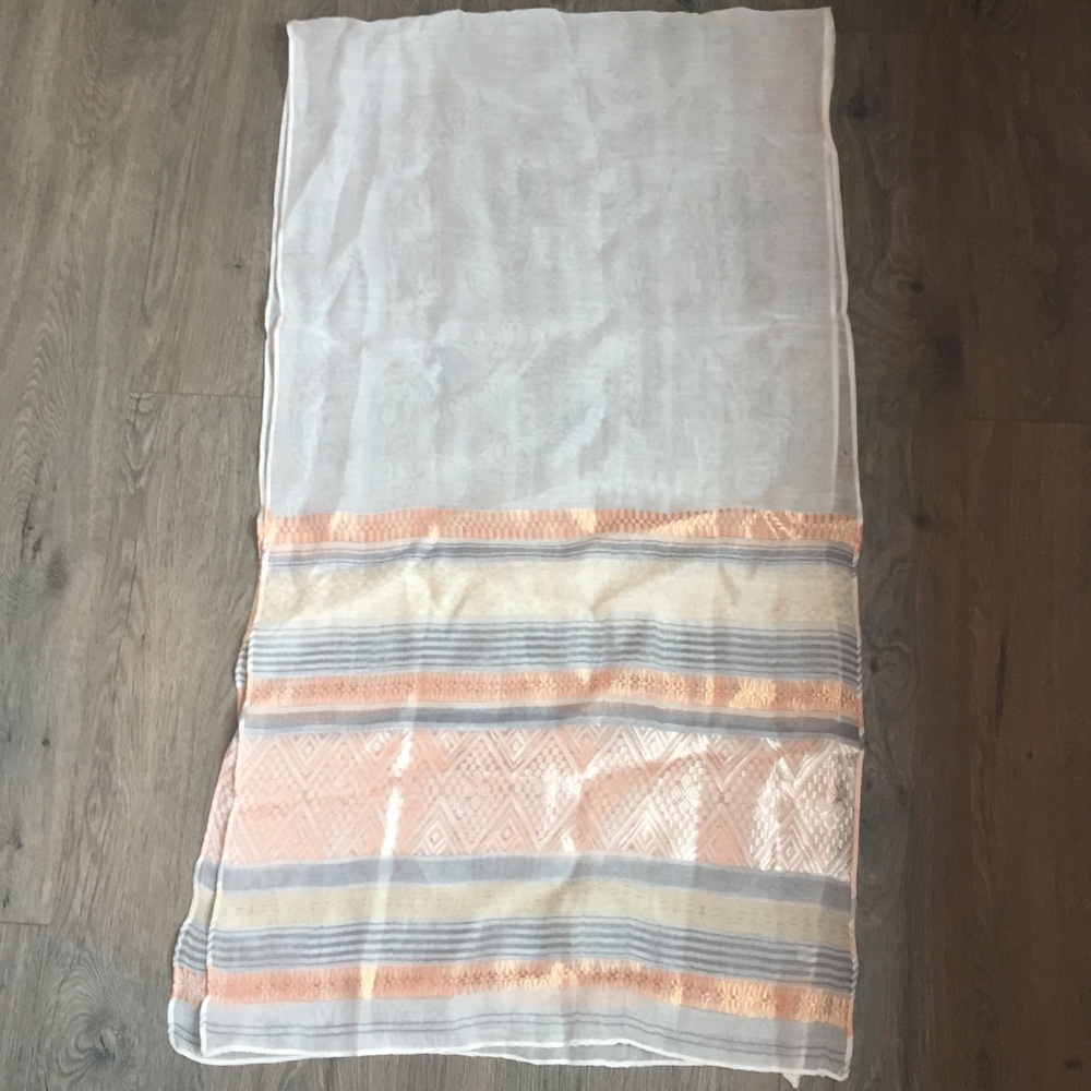 🌸3 for $20 🌟Silk Thai scarf